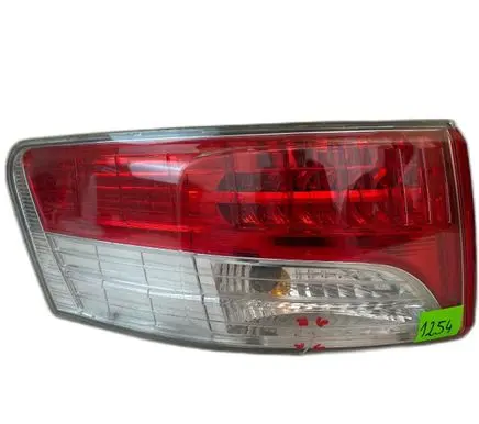 Toyota Avensis T270 Rear/tail lights set