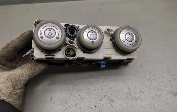 Mitsubishi Colt Climate control unit 69660064
