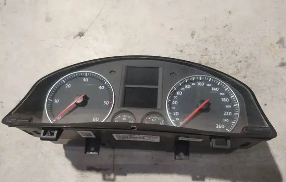 Volkswagen Golf V Speedometer (instrument cluster) 1K0920852B VWZ7Z0E2278510 V0004000