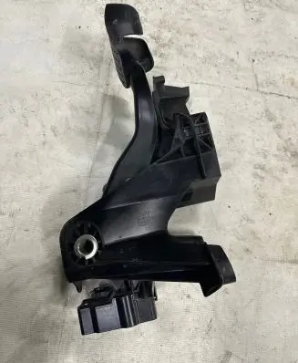 Volkswagen PASSAT B8 Pedal assembly 5Q1723058BN 110917