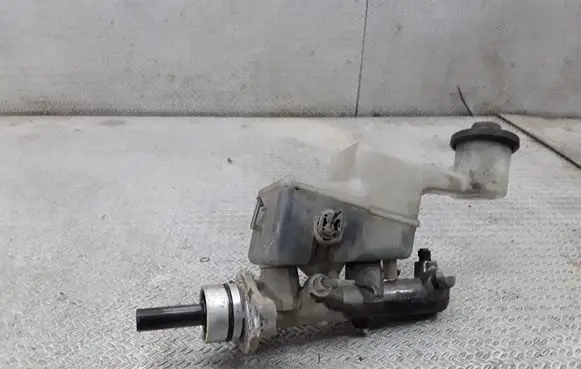 Toyota Corolla Verso E121 Master brake cylinder