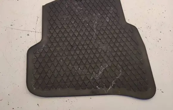 Volkswagen Polo V 6R Rear floor mat 6R0061511