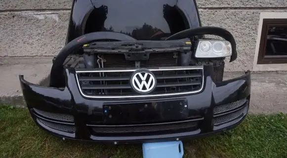 Volkswagen Touareg I Front piece kit 