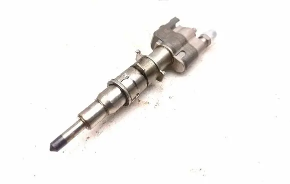 BMW 3 E90 E91 Fuel injector 7589048 758904809