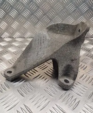 Audi A6 S6 C6 4F Engine mounting bracket 4F0199307N