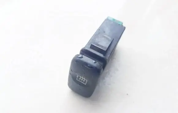 KIA Carnival Windscreen/window heater switch