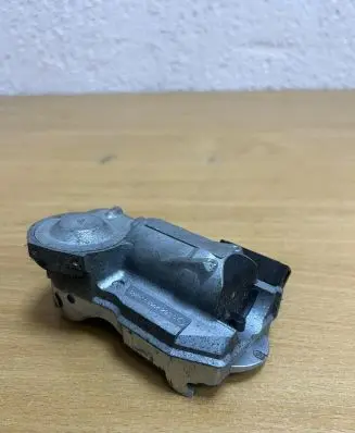 Mercedes-Benz Sprinter W906 Front door lock (next to the handle) A0375456132 D6106