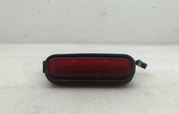 KIA Sorento Third/center stoplight 927003E0