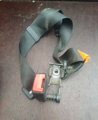 BMW 3 E46 Rear seatbelt buckle 8253871 844061 33015651