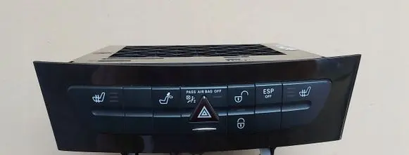 Mercedes-Benz CLS C219 CD/DVD changer 