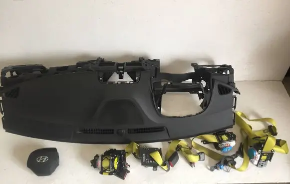 Radio/GPS head unit trim