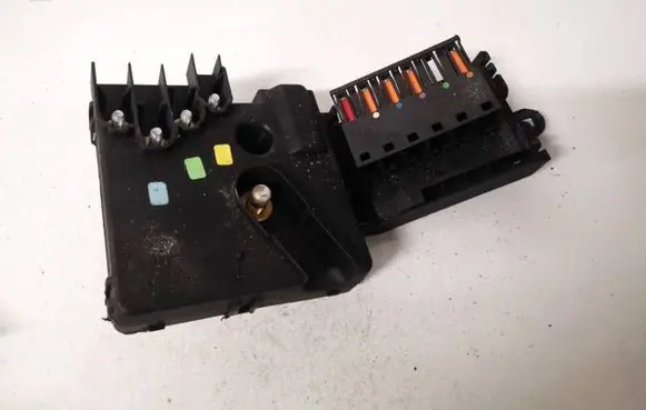 Mercedes-Benz E W211 Fuse box set a2115460641