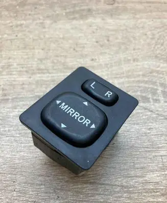 Toyota Avensis Verso Wing mirror switch 769746B 183574