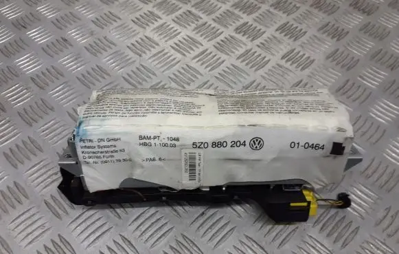Volkswagen Fox Steering wheel airbag 5Z0880204