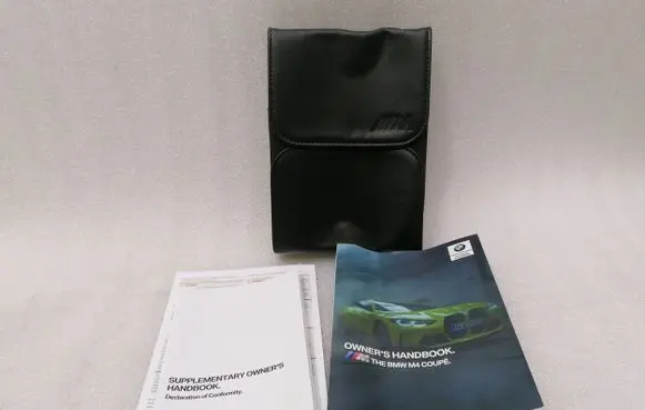 BMW M4 G82 G83 Owners service history hand book 01405A1E3C4 01402982695
