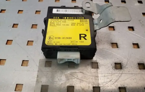Toyota RAV 4 (XA20) Immobilizer control unit/module 8978042060