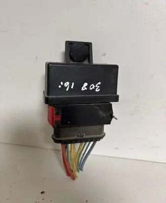 Peugeot 308 Fuel injection pump control unit/module 240107