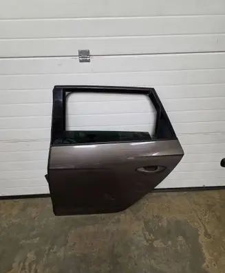 Seat Leon (5F) Rear door 