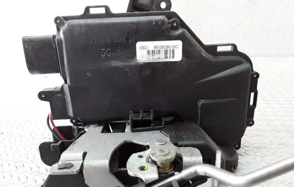 Audi A4 S4 B6 8E 8H Rear door lock 8E0839015C
