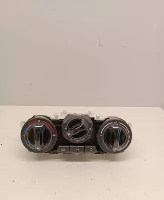 Peugeot 208 Climate control unit E1063071