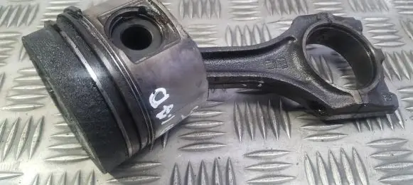 Opel Astra F Piston with connecting rod 8228R4