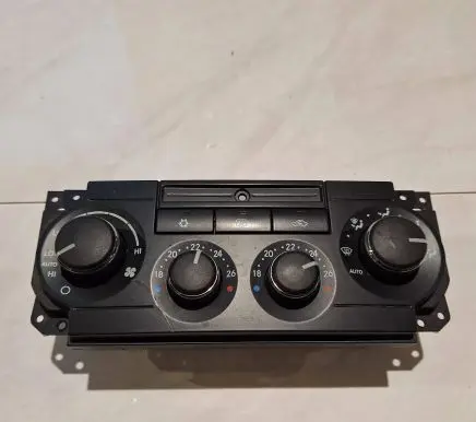 Chrysler 300 - 300C Climate control unit 21004164 P04596497AF TKA122400014