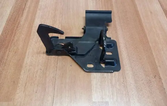 Volkswagen Touareg I Engine bonnet/hood lock/latch loop/hook 6Q0823480B