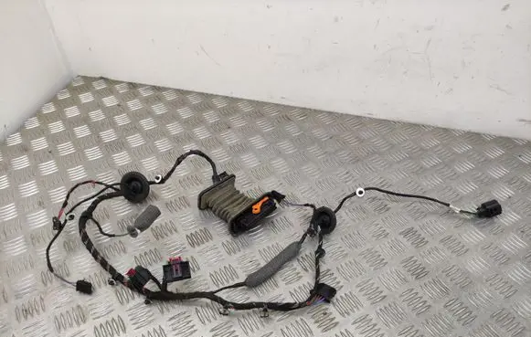 Skoda Superb B6 (3T) Rear door wiring loom