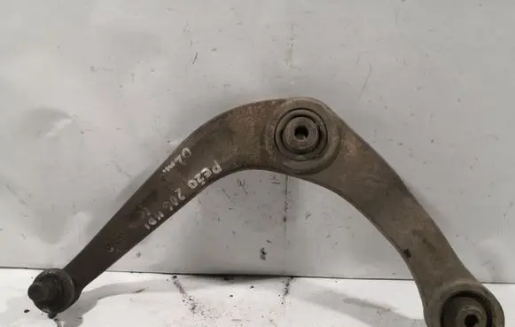 Peugeot 206 Front lower control arm/wishbone