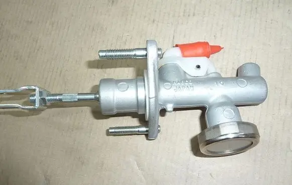 Nissan Almera Clutch master cylinder 6284600134