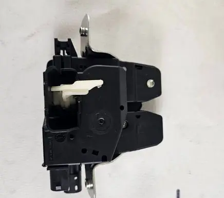 Mercedes-Benz Vito Viano W447 Tailgate/trunk/boot lock/catch/latch A4477401900
