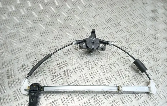 Mazda CX-3 Rear window lifting mechanism without motor