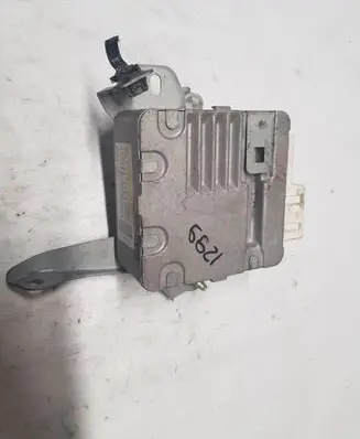 Toyota Yaris Power steering control unit/module 6900001067 K9102101 1129001331