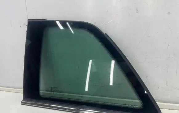 Opel Zafira B Front vent window/glass (coupe) 13123939