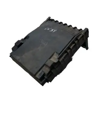 Volkswagen PASSAT B7 Fuse box cover 1K0937132F