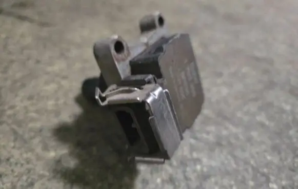BMW 7 E38 High voltage ignition coil 1703359