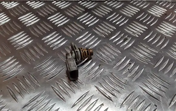 Volkswagen Golf V Camshaft position sensor 030907601D