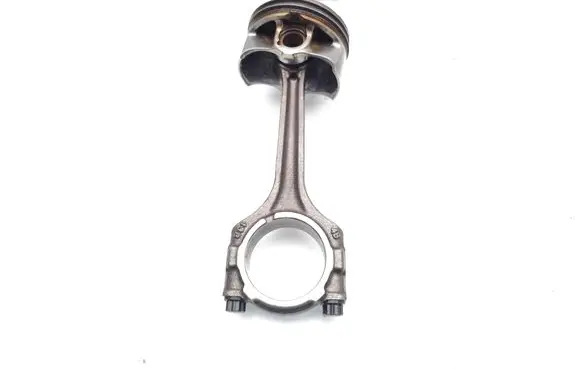 KIA Sportage Piston with connecting rod G4FU