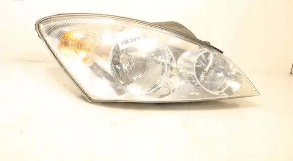 KIA Ceed Headlight/headlamp 92102-1H000