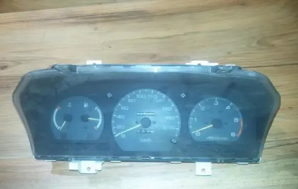 Mitsubishi Space Wagon Speedometer (instrument cluster) mb917973 776940