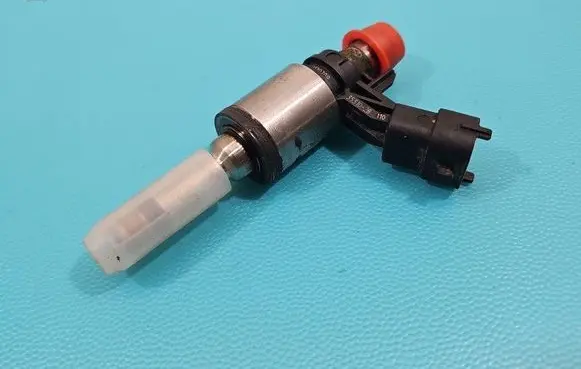 Fuel injector