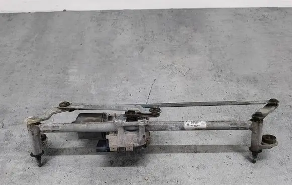 Volkswagen Golf V Front wiper linkage 