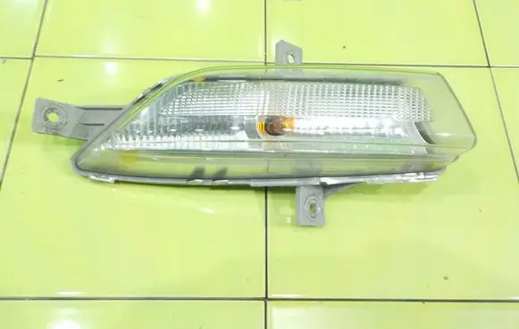 Opel Astra J Front indicator light 662588537 PRAWY