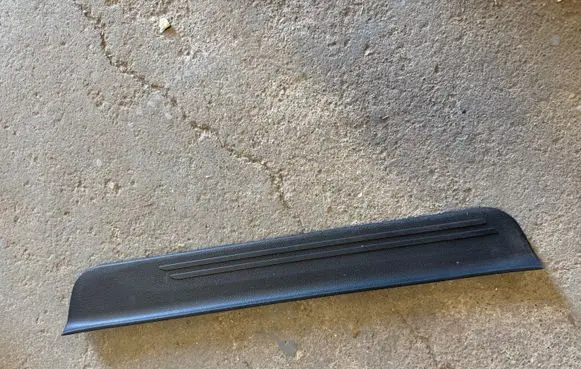 Hyundai i30 Front sill trim cover 85883G4000