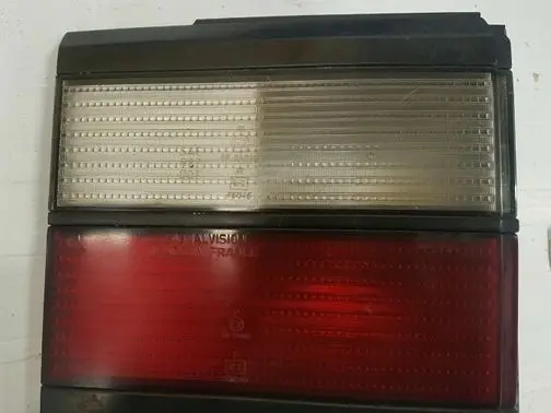 Volkswagen PASSAT B3 Rear/tail lights 333945107