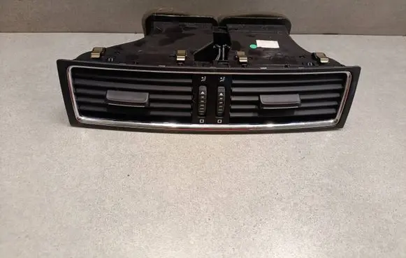 Skoda Superb B6 (3T) Dash center air vent grill 3T0820951A