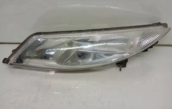 Nissan Juke I F15 Headlight/headlamp