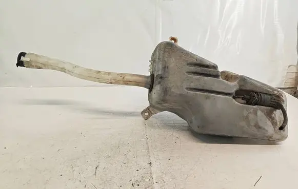 Windshield washer fluid reservoir/tank