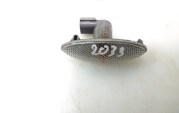 Toyota RAV 4 (XA30) Front fender indicator light 817300D032