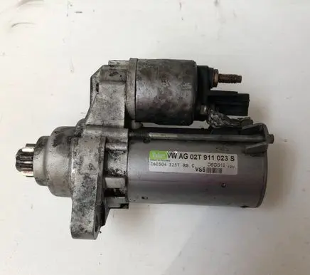 Volkswagen Golf V Starter motor 02T911023S 2605043257